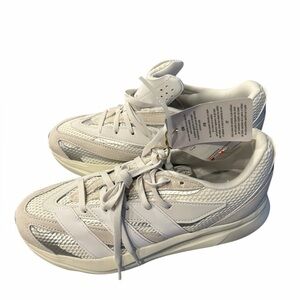 Adidas Lightblaze NWT Youth Kids Cream and Gray Sneakers Size 6 Women’s size 8